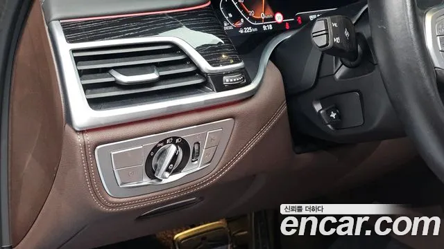 BMW 7 Series — Фото автомобиля 17