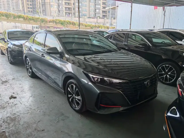Changan Eado — Фото автомобиля 3