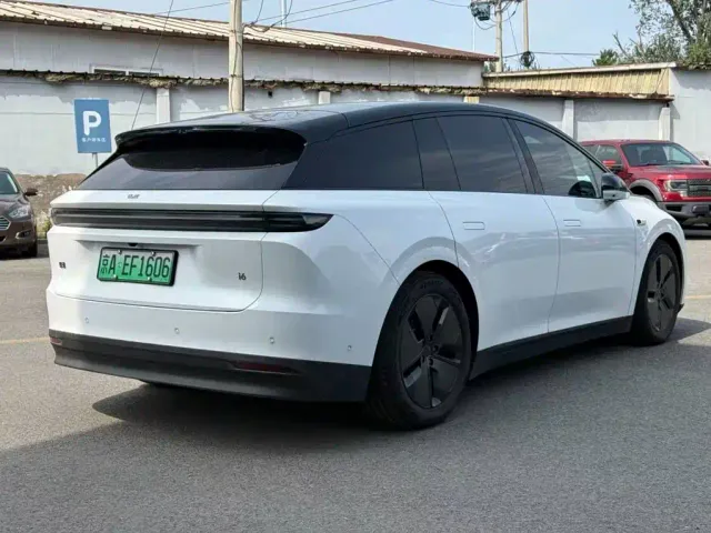 Li Auto i6 — Фото автомобиля 4