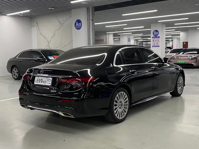 Mercedes-Benz E-Class — Фото автомобиля 17