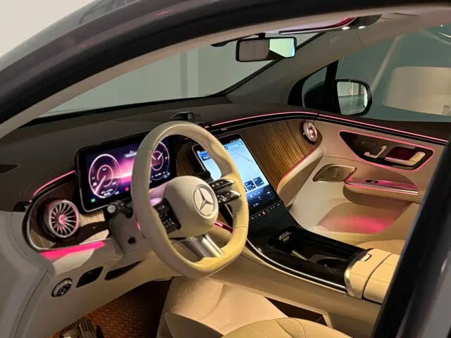 Mercedes-Benz EQE SUV — Фото автомобиля 19