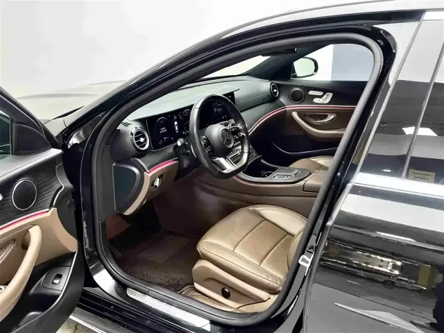 Mercedes-Benz E-Class — Фото автомобиля 9