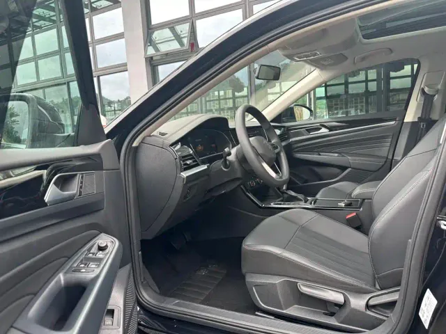 Volkswagen Passat — Фото автомобиля 4