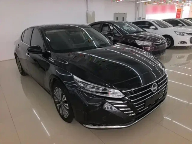 Nissan Teana — Фото автомобиля 3