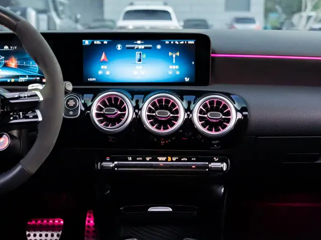 Mercedes-Benz A-Class AMG — Фото автомобиля 8