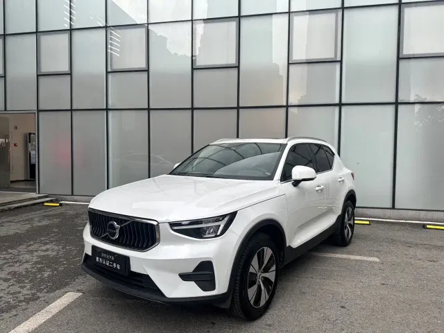 Фотография автомобиля — Volvo XC40