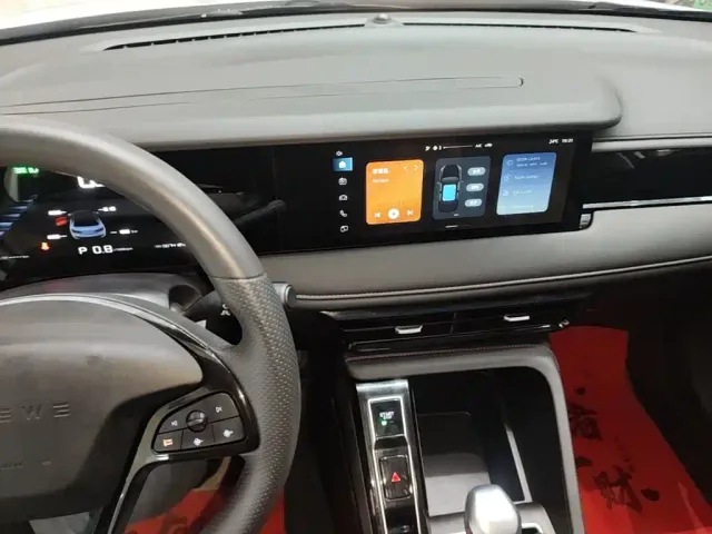 Roewe i5 — Фото автомобиля 12