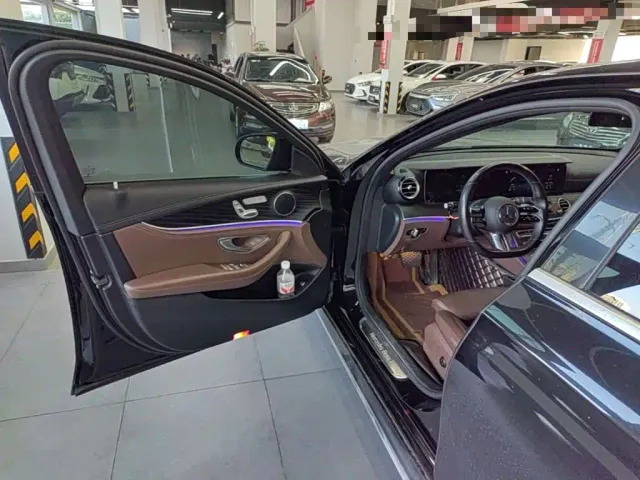 Mercedes-Benz E-Class — Фото автомобиля 15