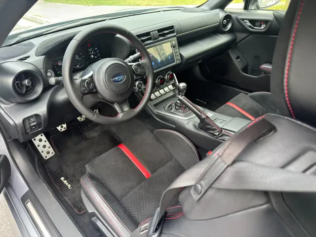 Subaru BRZ — Фото автомобиля 8