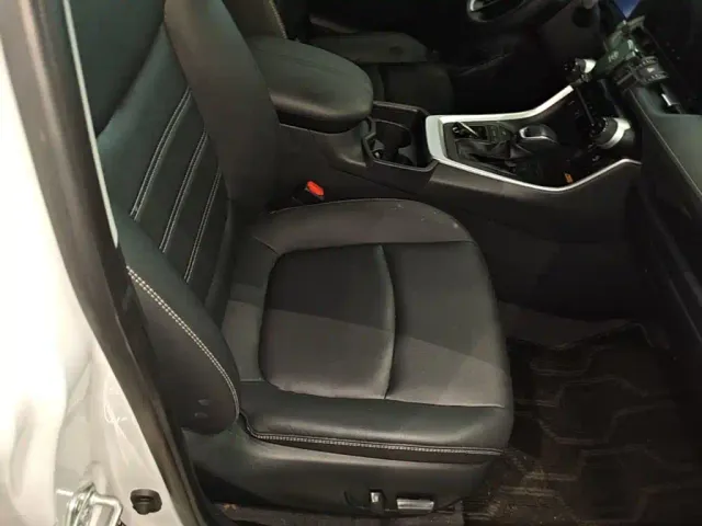 Toyota RAV4 — Фото автомобиля 24