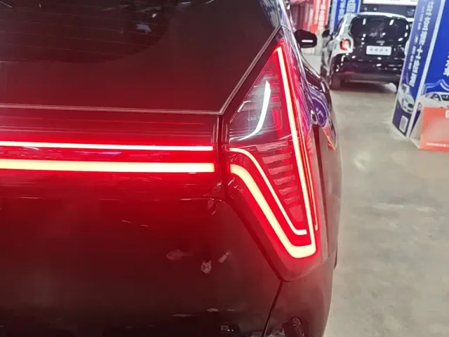 Geely Boyue L — Фото автомобиля 7