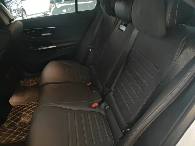 Mercedes-Benz C-Class — Фото автомобиля 12