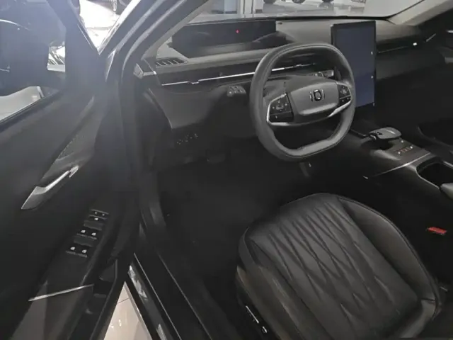 Changan Qiyuan Changan Qiyuan A05 2024 Deluxe Edition 70 Surpass — Фото автомобиля 14