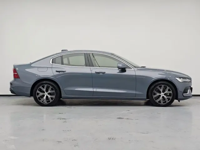 Volvo S60 — Фото автомобиля 10