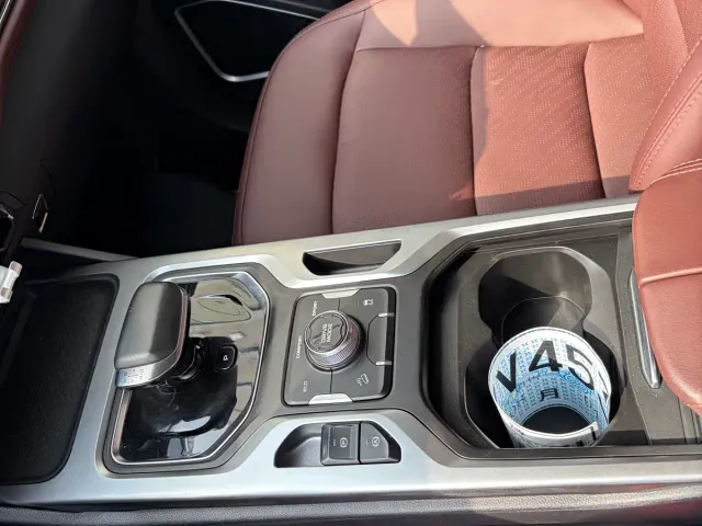 Geely Haoyue — Фото автомобиля 11