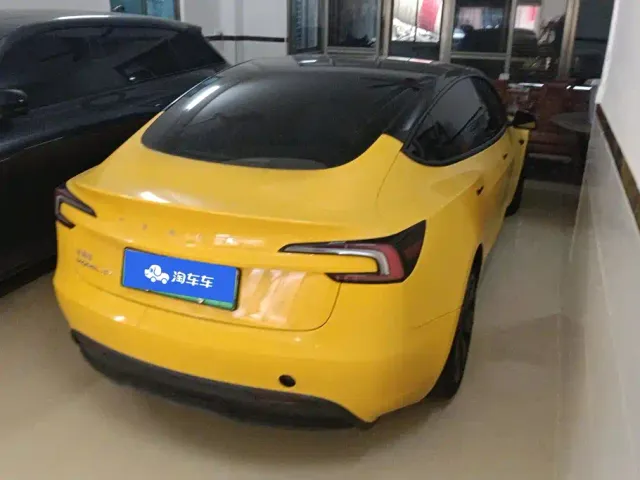 Tesla Model 3 — Фото автомобиля 3