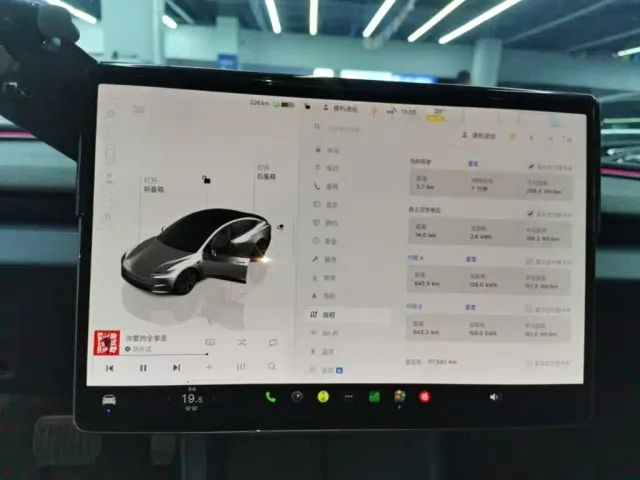 Tesla Model 3 — Фото автомобиля 11