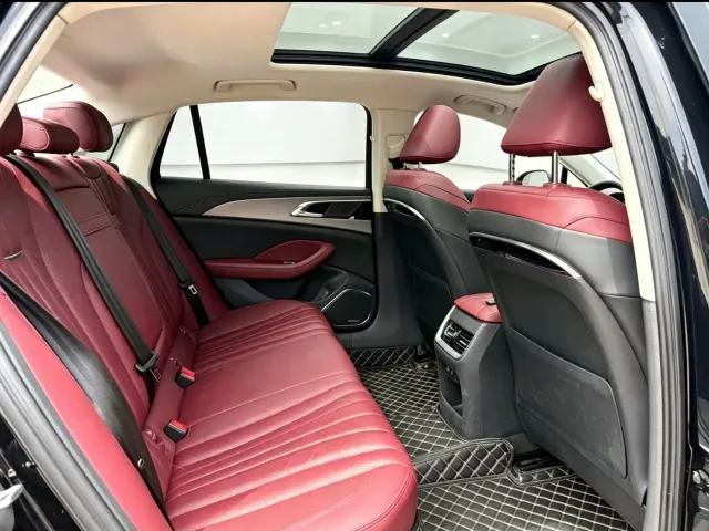 Hongqi H5 — Фото автомобиля 5