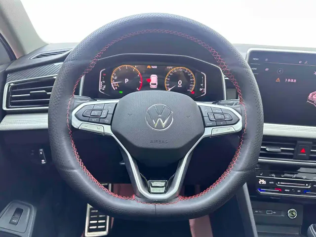 Volkswagen Tiguan L — Фото автомобиля 12
