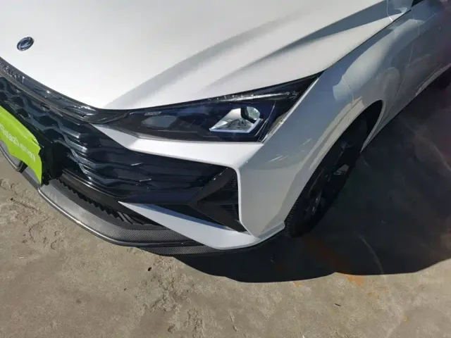 Dongfeng Yixuan — Фото автомобиля 23