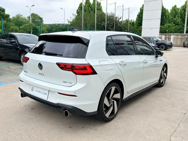Volkswagen Golf GTI — Фото автомобиля 9
