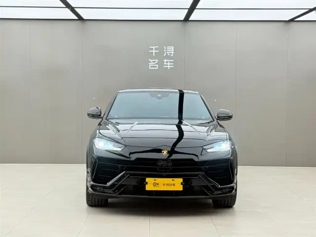 Lamborghini Urus — Фото автомобиля 2