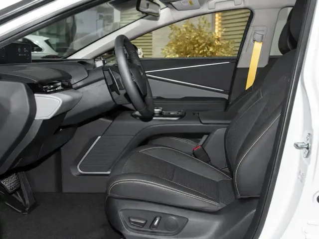 Toyota bZ5 — Фото автомобиля 9