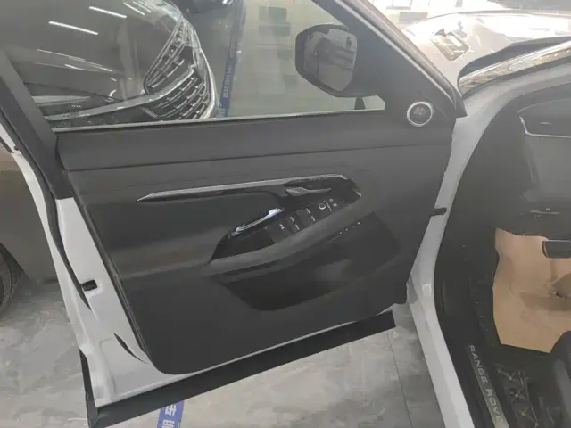 Land Rover Range Rover Evoque — Фото автомобиля 7