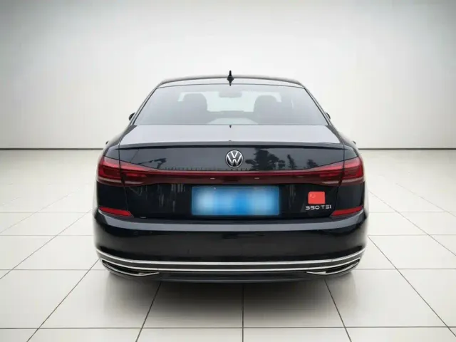 Volkswagen Passat — Фото автомобиля 3