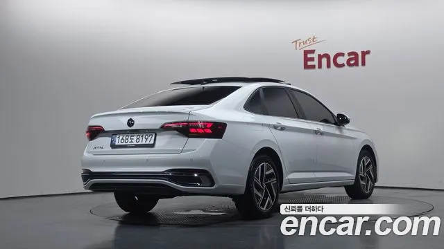 Volkswagen Jetta — Фото автомобиля 2