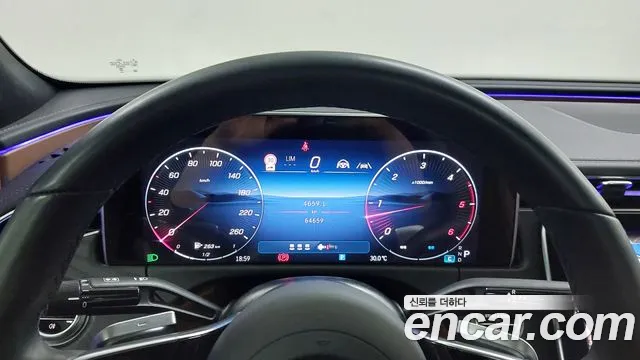 Mercedes-Benz E-Class — Фото автомобиля 8