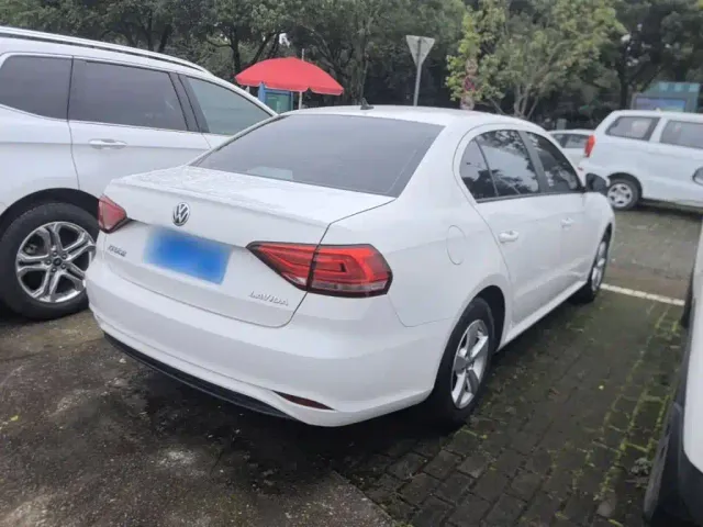 Volkswagen Lavida — Фото автомобиля 6