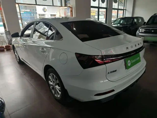 Roewe i5 — Фото автомобиля 4