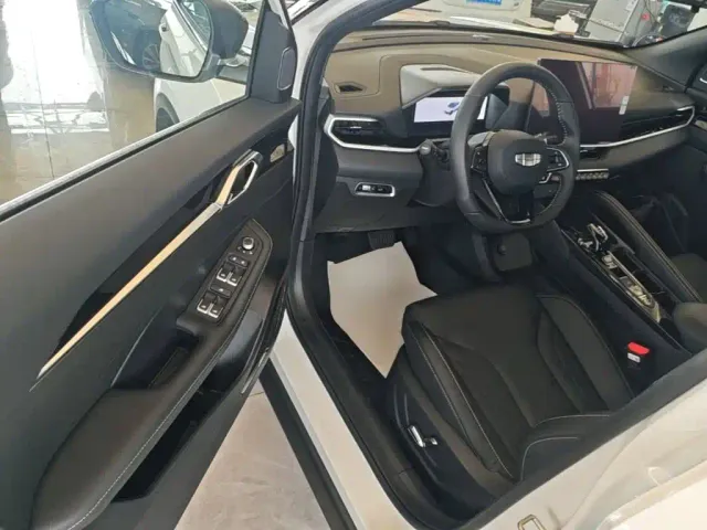 Geely Binyue — Фото автомобиля 15
