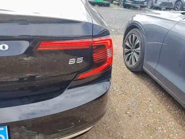 Volvo S90 — Фото автомобиля 7