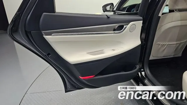 Hyundai Grandeur (New) Hybrid — Фото автомобиля 25