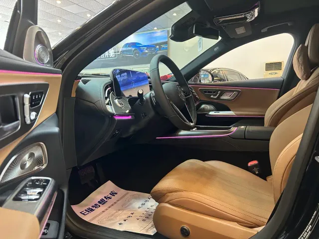 Mercedes-Benz E-Class — Фото автомобиля 9
