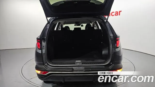 Hyundai Tucson Tucson (NX4) Дизель 2.0 2WD — Фото автомобиля 17