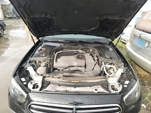 Mercedes-Benz E-Class — Фото автомобиля 19