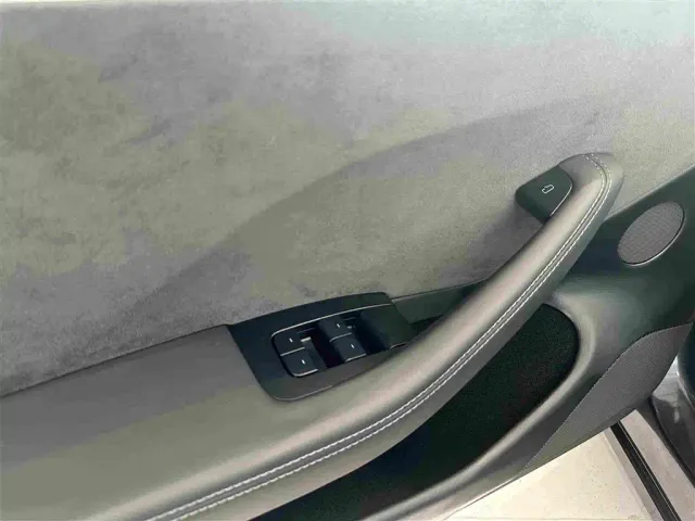 Tesla Model 3 — Фото автомобиля 21
