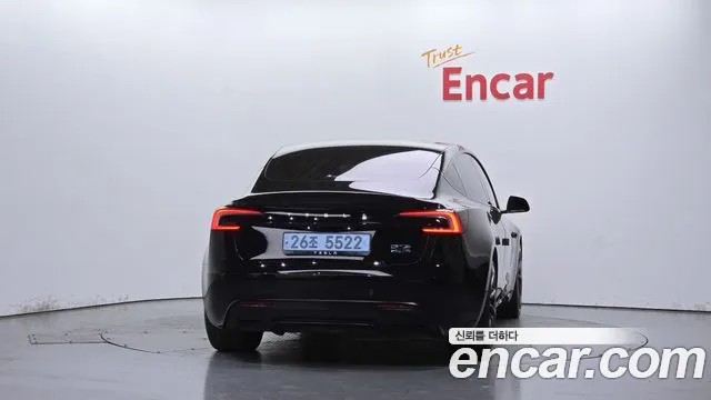 Tesla Model 3 — Фото автомобиля 4