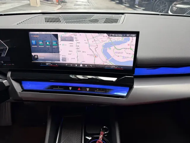 BMW 5 Series — Фото автомобиля 11