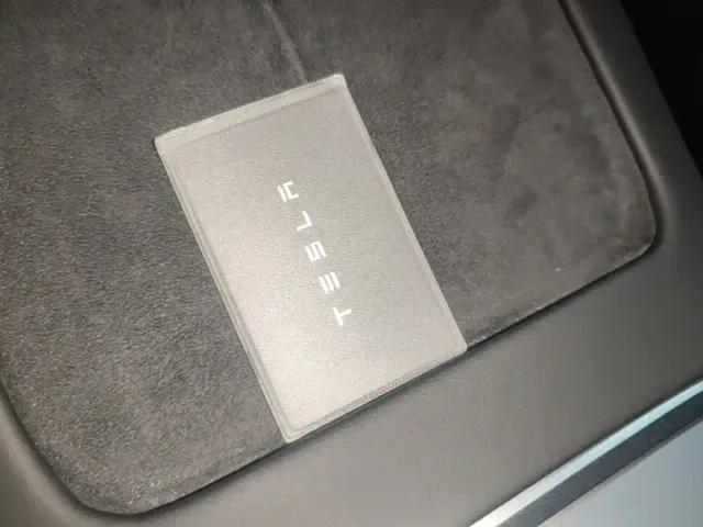 Tesla Model Y — Фото автомобиля 8
