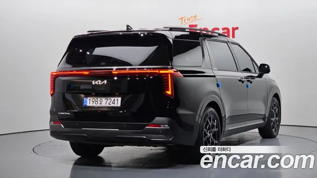 Kia Carnival Generation 4 — Фото автомобиля 2