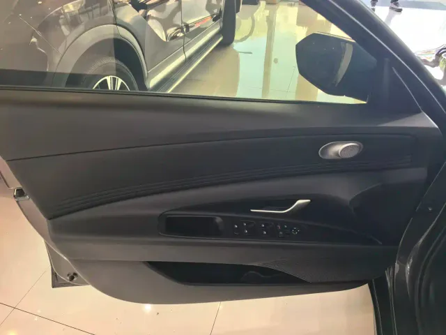 Hyundai Elantra — Фото автомобиля 7