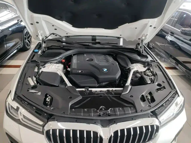 BMW 5 Series — Фото автомобиля 19
