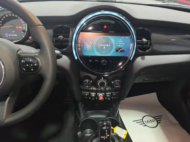 MINI Hatch — Фото автомобиля 12