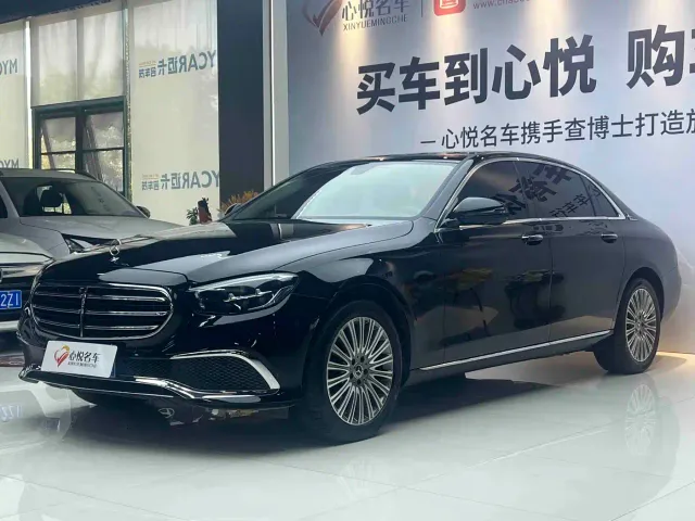 Mercedes-Benz E-Class — Фото автомобиля 3