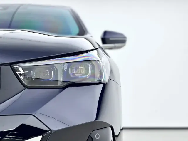 BMW 5 Series — Фото автомобиля 11