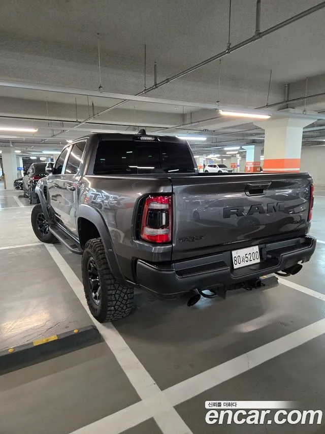 Dodge Ram Pickup — Фото автомобиля 2
